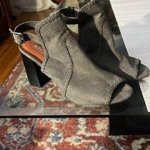 New MIA Oakes Open-Toe Perforated Booties (Tan) SIZE 71/2M